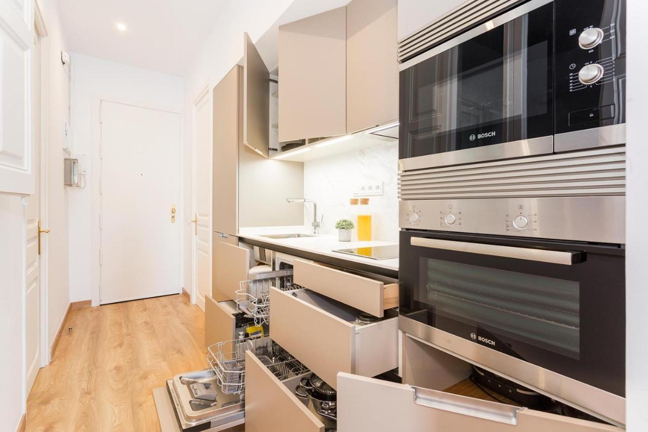 Cozy Apartment Close To Passeig De Gracia Barcelona Exterior photo